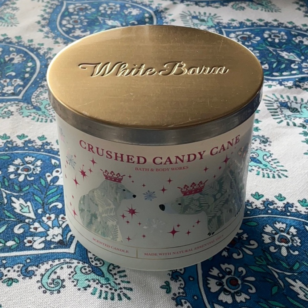 NWT Peppermint Candy Cane Candle.